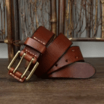 Ceinture cowboy cuir bordeaux double ardillon. Robuste, maintien renforcé, boucle laiton vintage, idéale pour un style western durable et authentique (2)