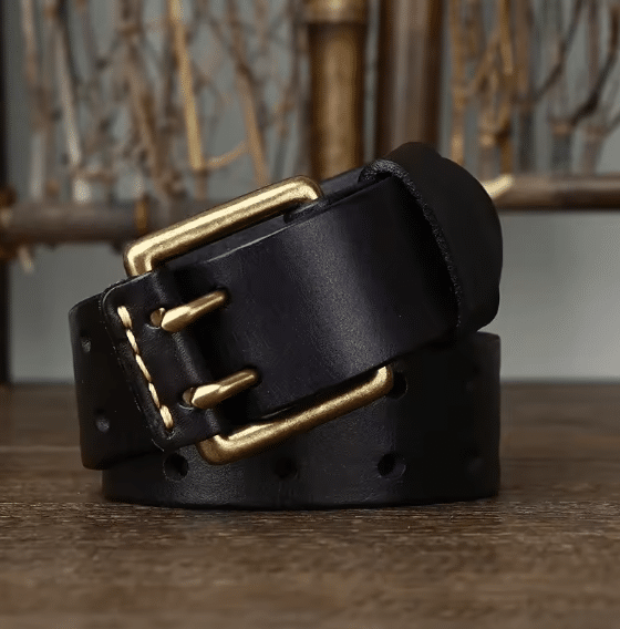 Ceinture cowboy cuir bordeaux double ardillon. Robuste, maintien renforcé, boucle laiton vintage, idéale pour un style western durable et authentique (8)