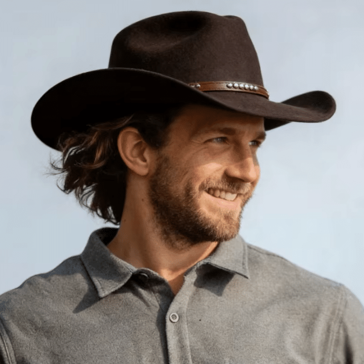 Chapeau cowboy marron en laine effet feutre bandeau clous (10)