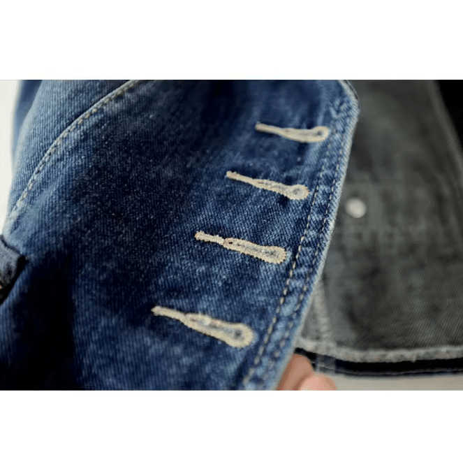 Gilet cowboy en jean ajusté avec revers et détails métalliques (4)