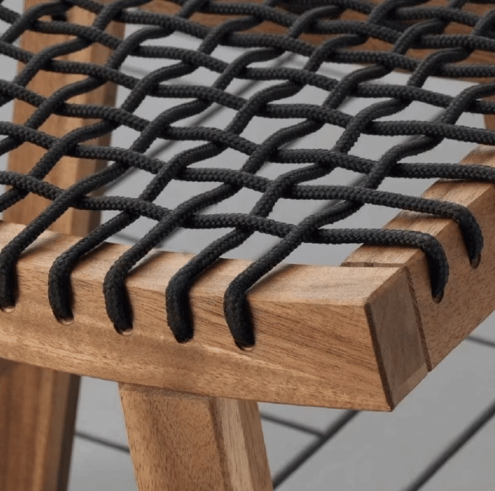 Tabouret bas en bois massif et corde tressée noire style western (4)