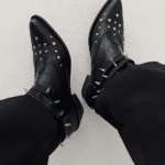 Bottes cowboy homme cuir noir clous et sangles rock (8)