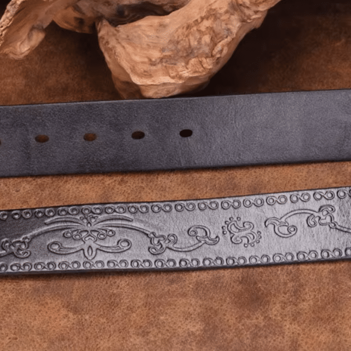 Ceinture western en cuir marron gravé à boucle argentée travaillée (4)