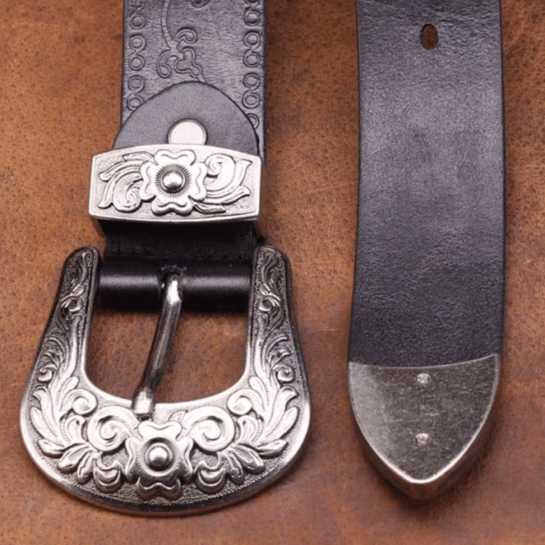 Ceinture western en cuir marron gravé à boucle argentée travaillée (5)
