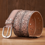 Ceinture western femme rose effet cuir à clous et étoiles argentés (2)