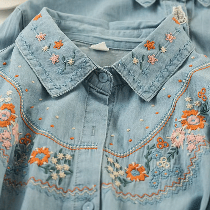 Chemise bleu western femme vintage avec broderies florales (3)