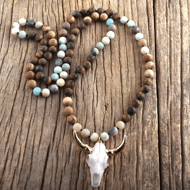 Collier cowboy à perles colorées et pendentif tête de taureau (2)