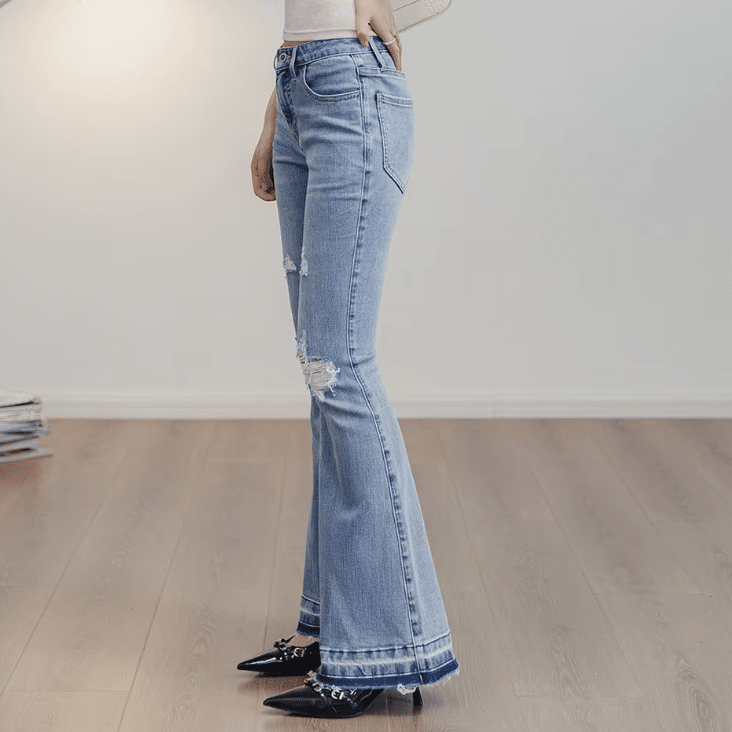 Jean flare femme denim clair déchiré style western vintage (1)
