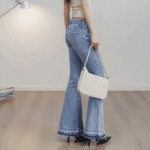 Jean flare femme denim clair déchiré style western vintage (2)