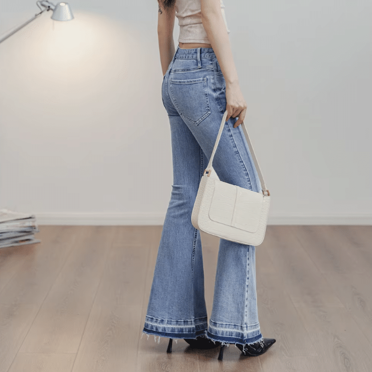 Jean flare femme denim clair déchiré style western vintage (2)