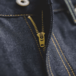 Jean vintage homme en denim brut épais (6)