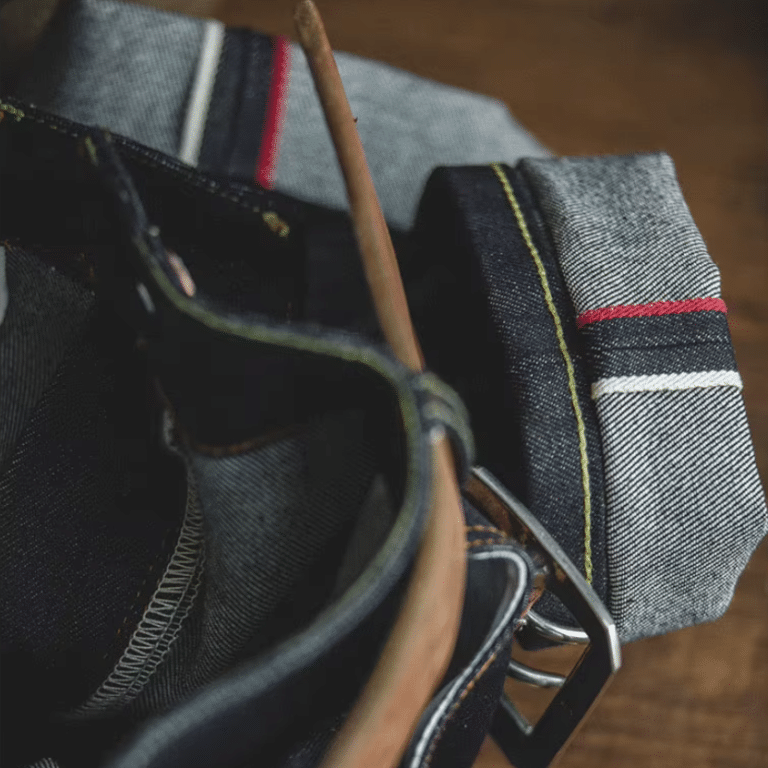 Jean vintage homme en denim brut épais (9)