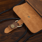 Pochette pour homme en cuir brut artisanal vintage (10)