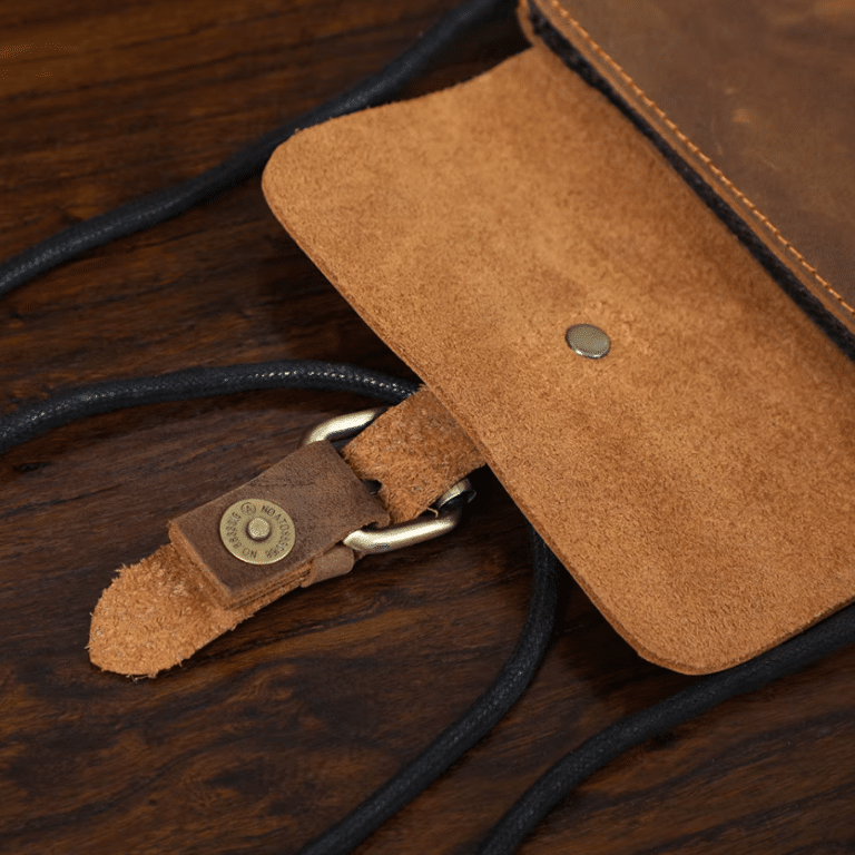 Pochette pour homme en cuir brut artisanal vintage (10)