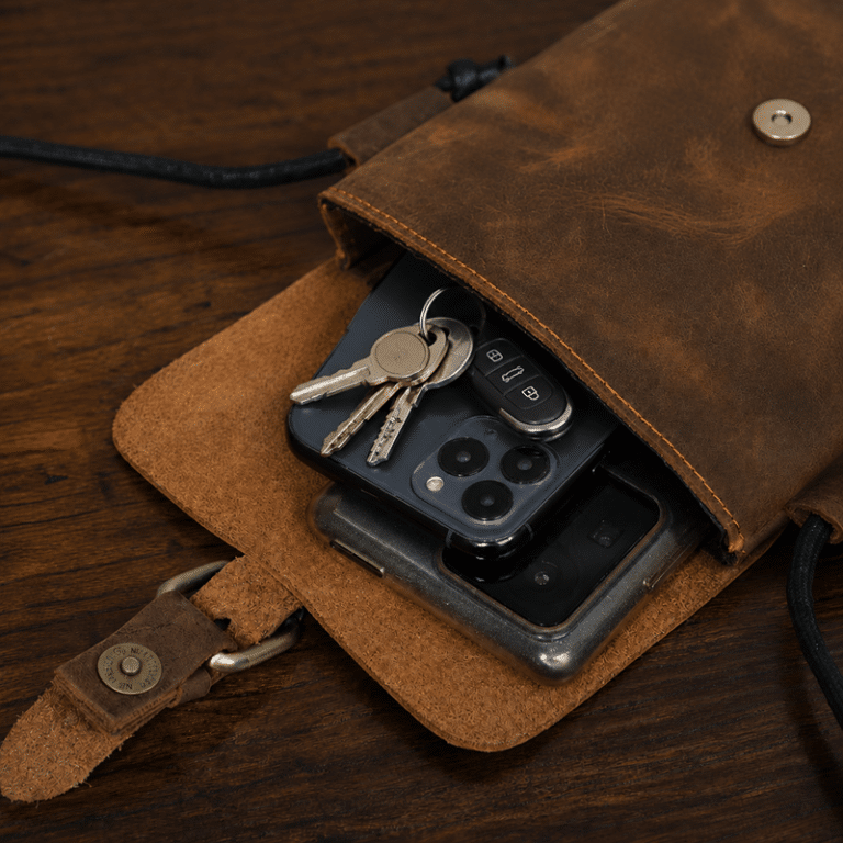 Pochette pour homme en cuir brut artisanal vintage (4)