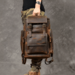 Sac à dos baroudeur vintage américain en cuir brut (11)
