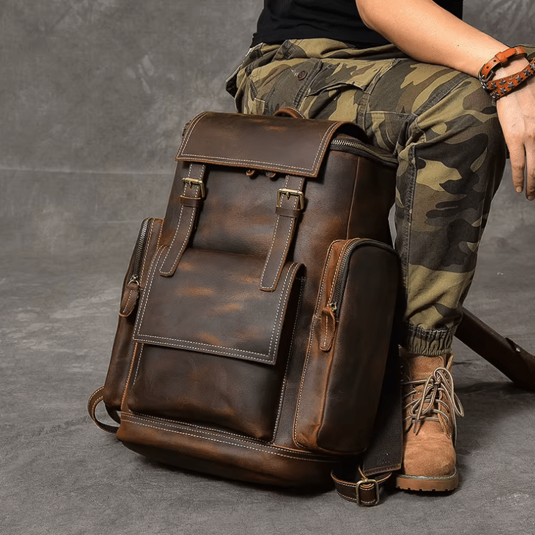 Sac à dos baroudeur vintage américain en cuir brut (12)