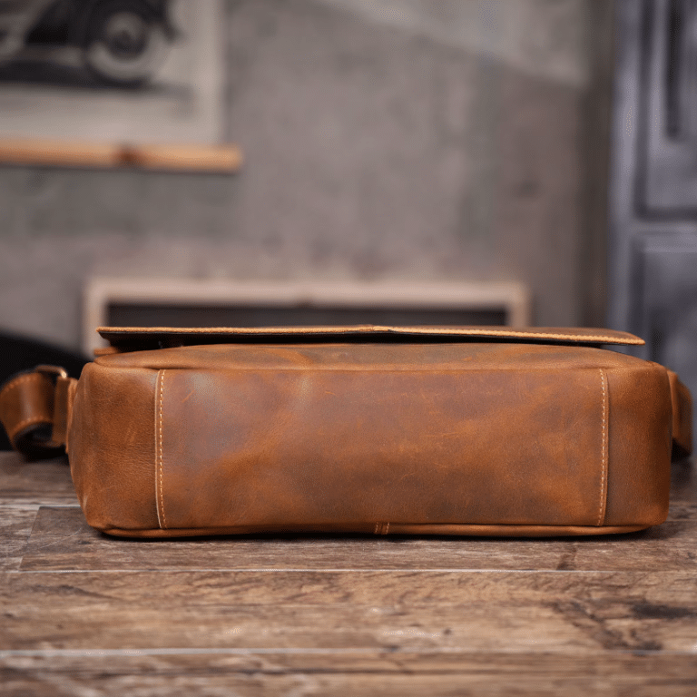 Sac bandoulière homme en cuir brut vintage (8)