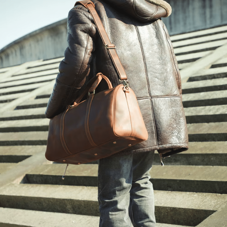 Sac de sport en cuir vintage avec bandoulière (4)
