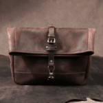 Sac messenger homme en cuir vintage à rabat roulé (8)