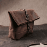 Sac messenger homme en cuir vintage à rabat roulé (9)