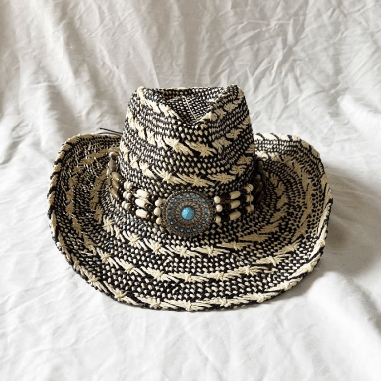 chapeau cowboy noir beige paille tressée médaillon turquoise (1)