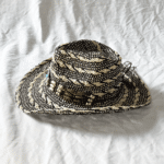 chapeau cowboy noir beige paille tressée médaillon turquoise (3)