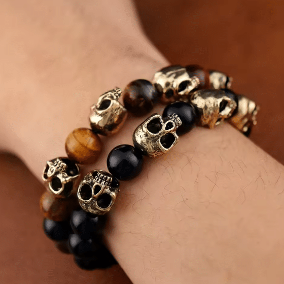 Bracelet perles noires têtes de mort (1)
