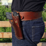 Ceinture gun belt en cuir marron avec holster cowboy (1)