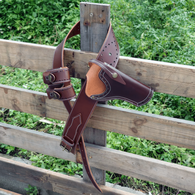 Ceinture gun belt en cuir marron avec holster cowboy (3)