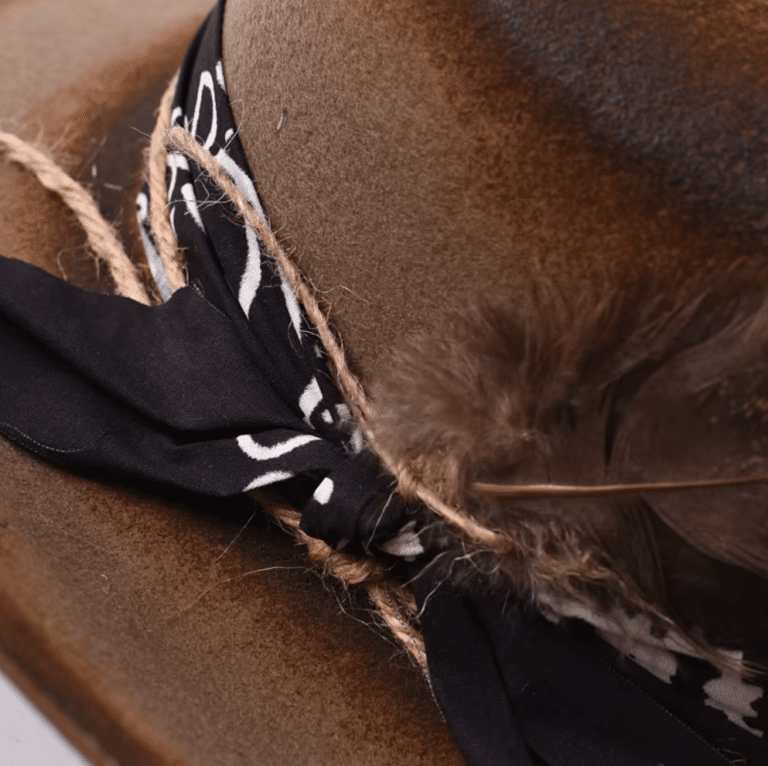 Chapeau cowboy marron personnalisé en laine naturelle fait main (5)