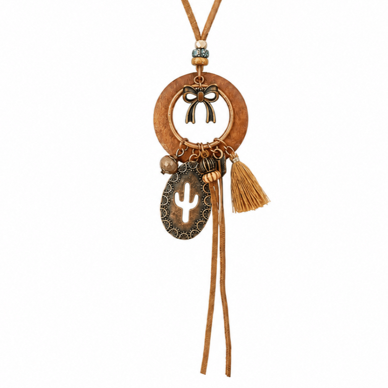 Collier bohème festival à pendentif cactus et pompon camel (2)