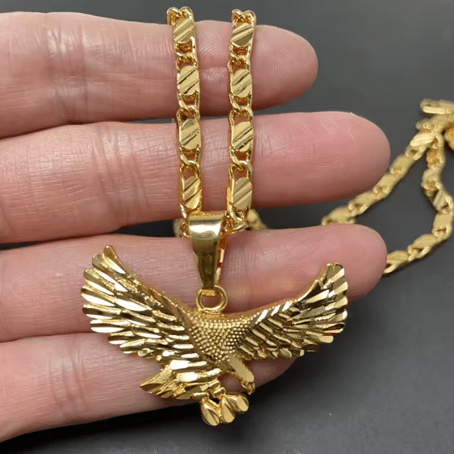 Collier cowboy doré à pendentif aigle aux ailes déployées (1)
