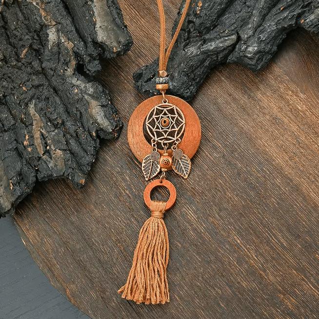 Collier sautoir attrape rêves feuilles pompon camel (1)