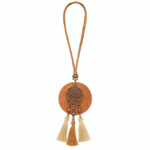 Collier sautoir bohème médaillon floral trois pompons (1)