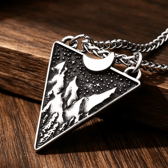Pendentif cowboy paysage des Rocheuses sous la lune (2)