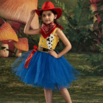 Robe déguisement Jessie Toy Story fille avec chapeau rouge (3)