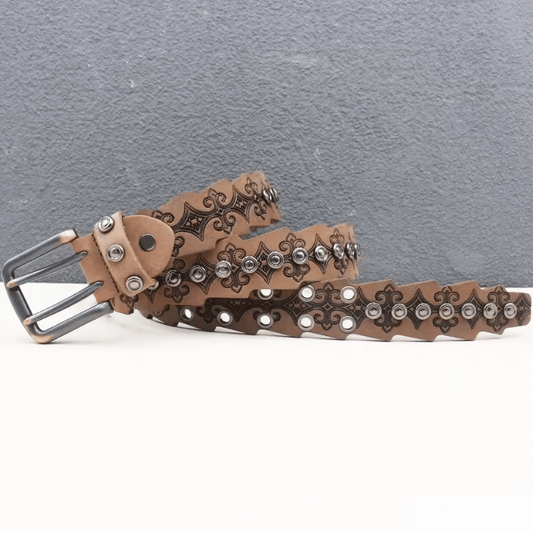 Ceinture cowboy cuir véritable conchos métalliques et bords festonnés (5)