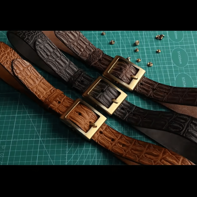 Ceinture cuir de vache motif crocodile boucle laiton (5)