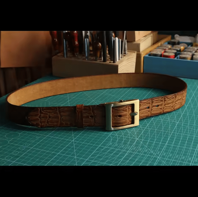 Ceinture cuir de vache motif crocodile boucle laiton (6)