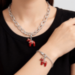 Charm pendentif cheval rouge en argent (1)