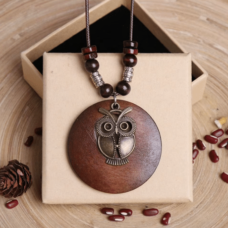 Collier hibou avec pendentif rond marron