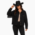 Veste noire aspect jean avec broderies florales, clous et franges dos (2)