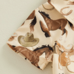 Body bébé cowboy beige chevaux (2)