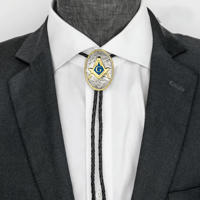 Bolo tie ovale argenté et doré symbole maçonnique bleu (1)