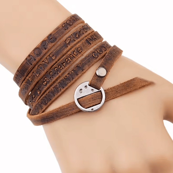 Bracelet country cuir marron multirang inscriptions gravées