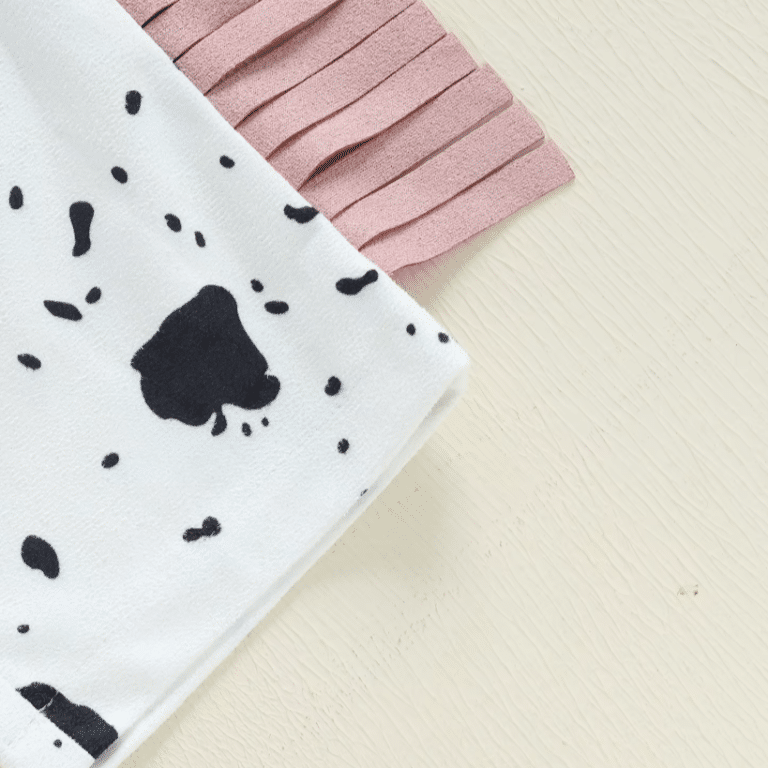 Ensemble cowboy bébé motif vache noir blanc à franges roses (3)