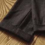 Pantalon vintage brun taupe à pinces et pattes latérales (6)