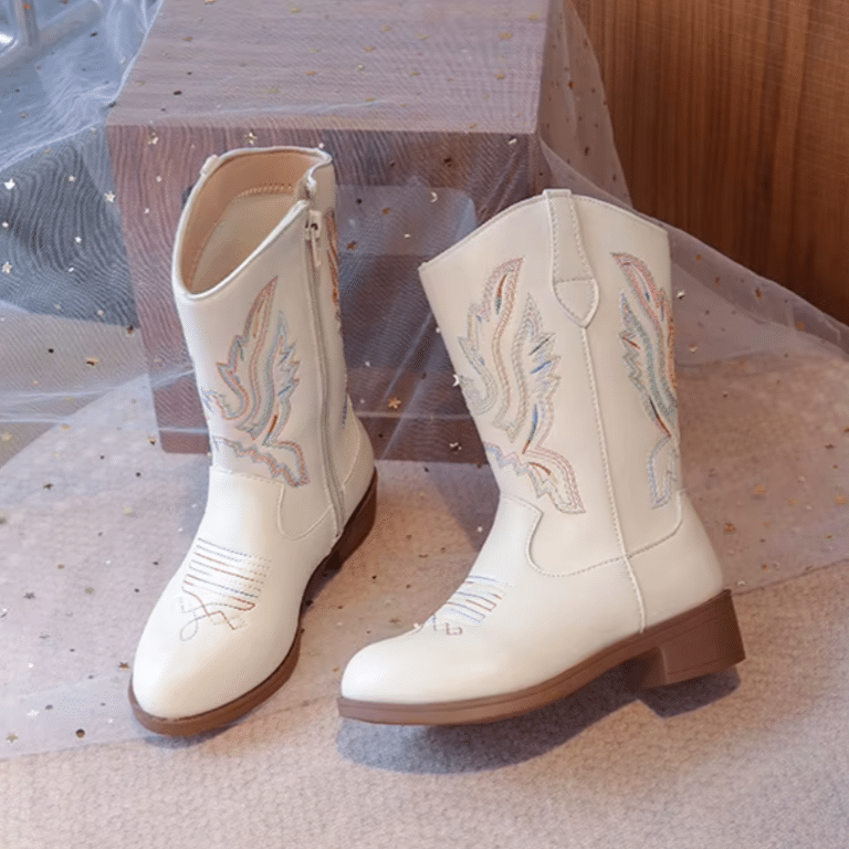 Santiags fille blanches cowboy broderies volutes (5)
