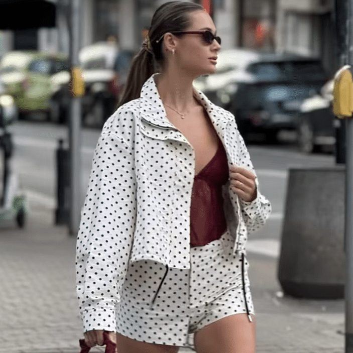 Veste femme blanche à pois noirs coupe ample style rétro (3)